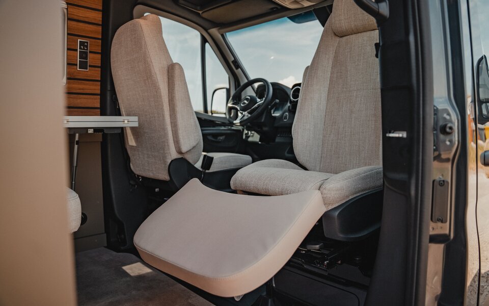Benstøtte Mercedes Benz Sprinter beige